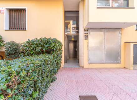 Apartament modern amb piscina comunitària i plaça d'aparcament.31