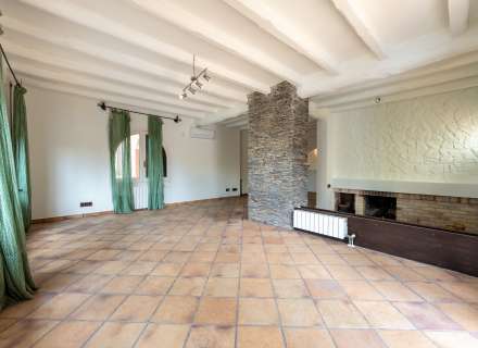 Casa exclusiva amb amarrador de 30 metres a Empuriabrava24