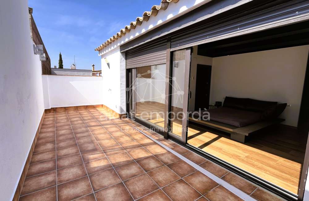 Maison moderne avec jardin et fort potentiel à Pontós.31