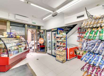 Local comercial a Figueres de 80 m² construïts ideal per a oficina o comerç.5