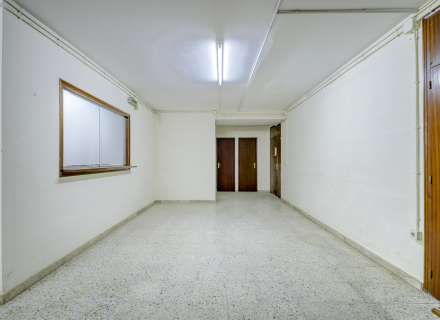 La versatilitat d'un local comercial de 270,60 m24