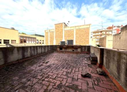 Edificio en venta en Figueres (Calle Peralada).11