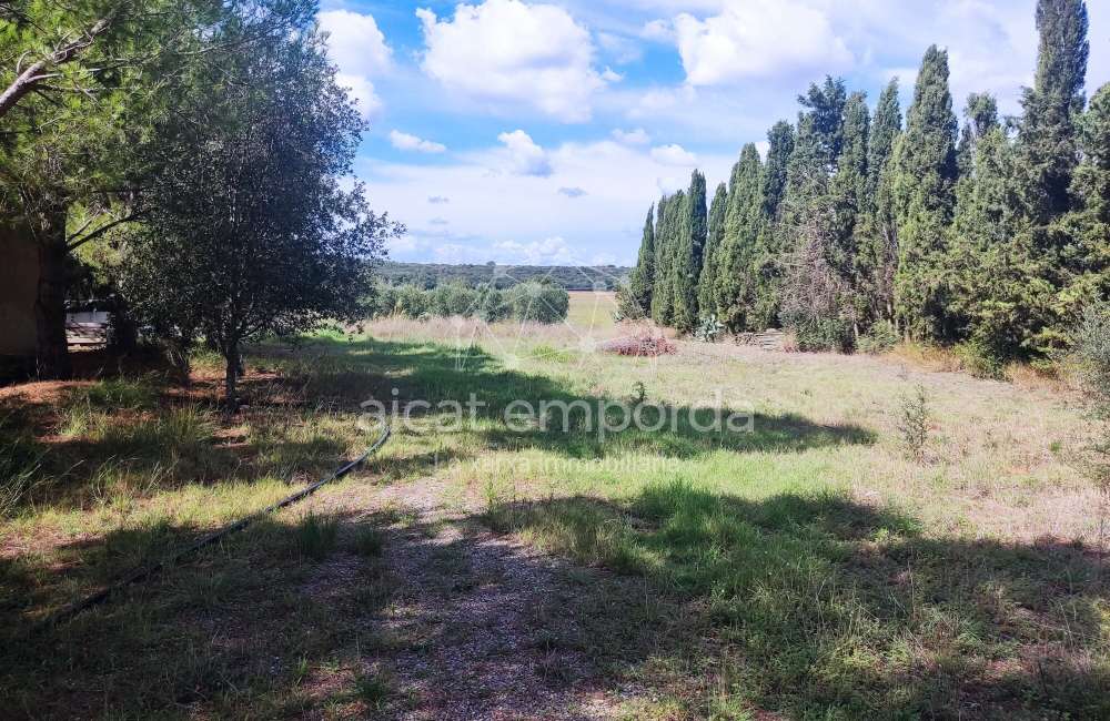 Terreny agrari de 20.144 m² amb caseta de 147 m² legalitzada.3
