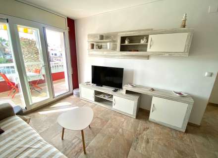 Apartament totalment reformat amb terrassa i vistes al canal a Empuriabrava7