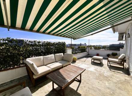 Piso reformado con gran terraza y piscina en Empuriabrava.0