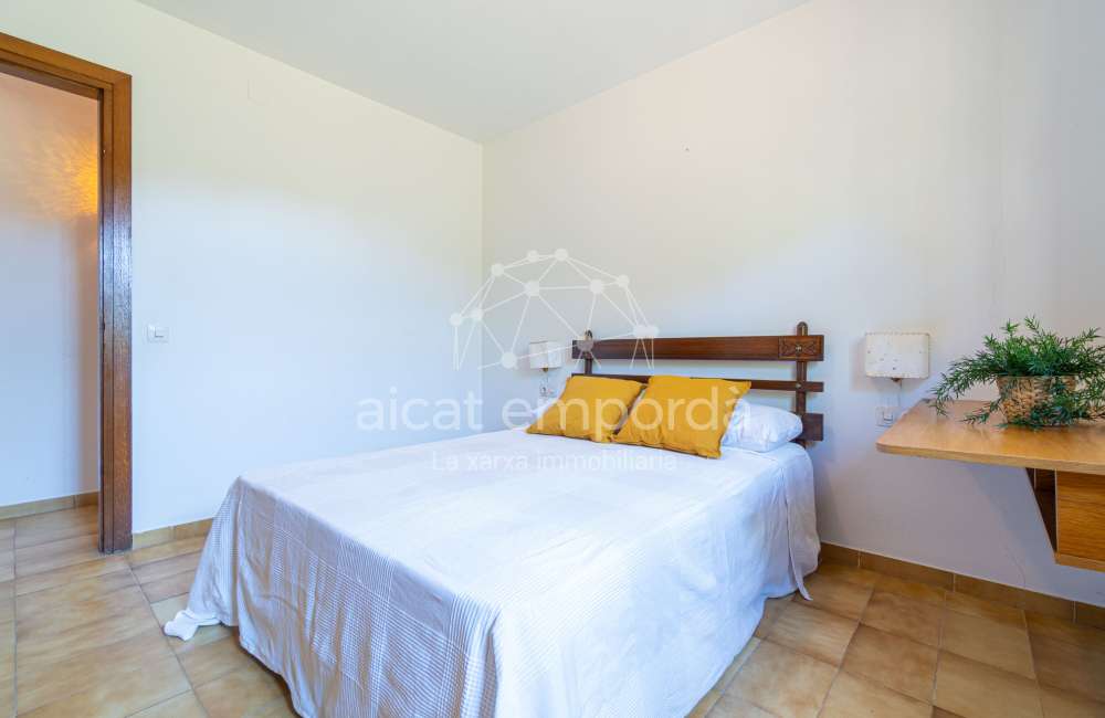 Maison/villa individuelle de style rustique, située à Bon Relax, à Sant Pere Pescador, à 1 km de la mer.19