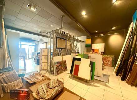 ¡OPORTUNIDAD ÚNICA EN FIGUERES! Local comercial con negocio consolidado en funcionamiento .11