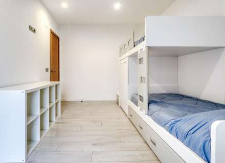 Amb llicencia Turística. Edifici Panna. Avda Salvador Dalí.23