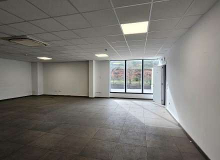 Nau de 700m2 a Hostalets de Llers15