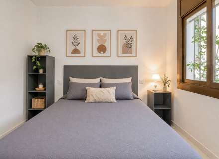 Vous recherchez un endroit paisible à Roses, proche de la nature et réunissant tout le confort nécessaire pour en profiter tout au long de l'année ? Cet appartement mérite votre attention.12