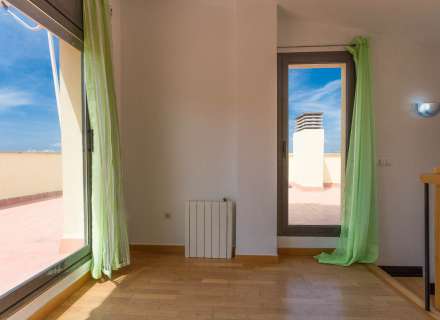 Spectacular duplex with 3 bedrooms plus a study and a 120m² terrace.22