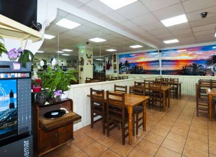 Bar Restaurante en Roses1