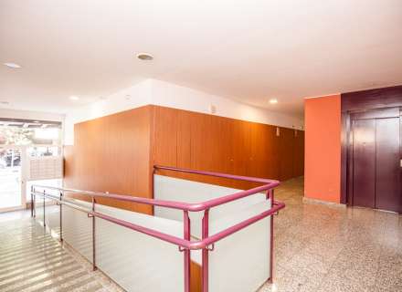 Piso en planta baja de 3 dormitorios y 2 baños en zona cendrassos2