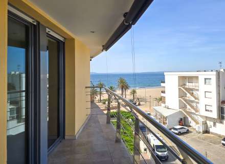 Ático en 1º línea con solárium, preciosas vistas y licencia turística.28