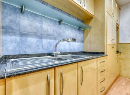 Oportunidad Local comercial a 200 metros del centro peatonal de Figueres ideal para despacho profesional.8