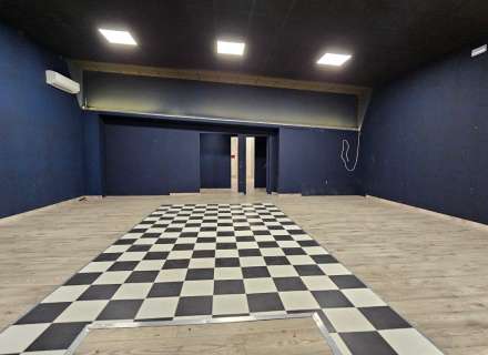 Nau de 700m2 a Hostalets de Llers34