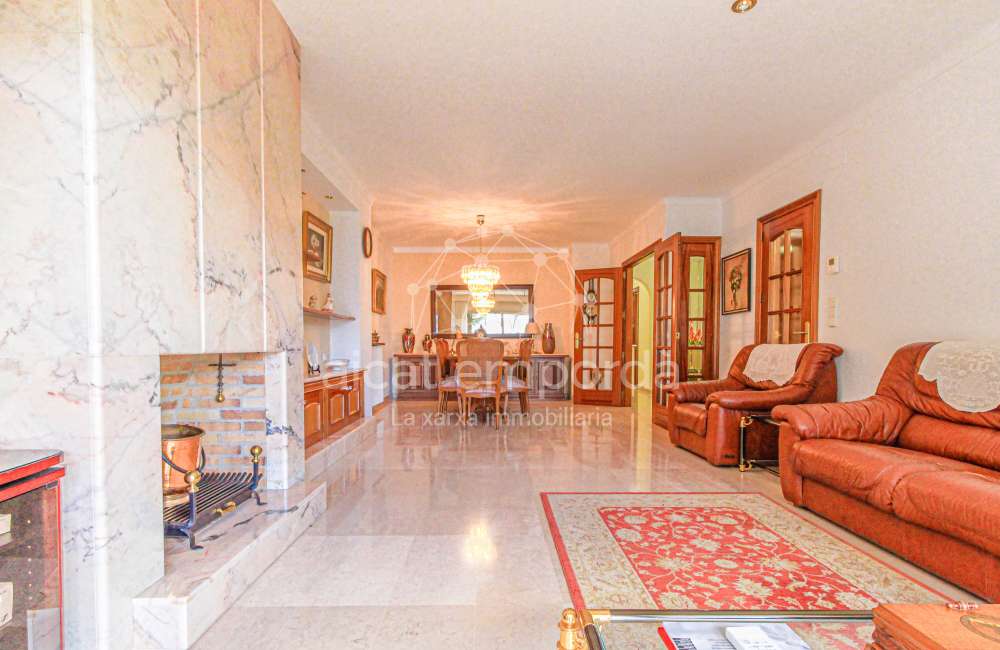 ¿Buscas una casa en Figueres con dos viviendas independientes?2