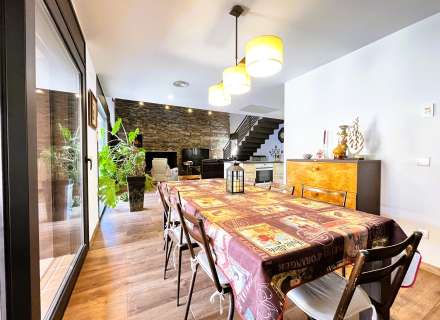 Maison moderne avec jardin et fort potentiel à Pontós.13