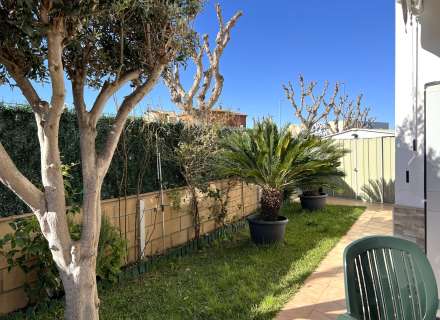 Acogedor apartamento en planta baja con gran terraza en Sant Pere Pescador, Alt Empordà.0