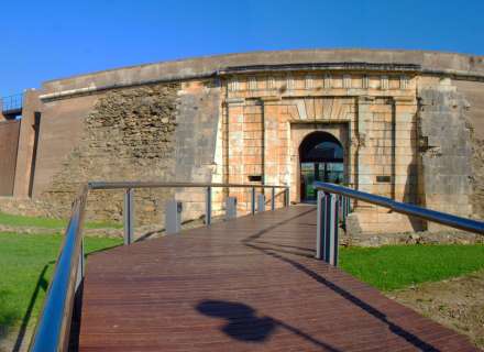 Casa amb jardí i dos apartaments.21