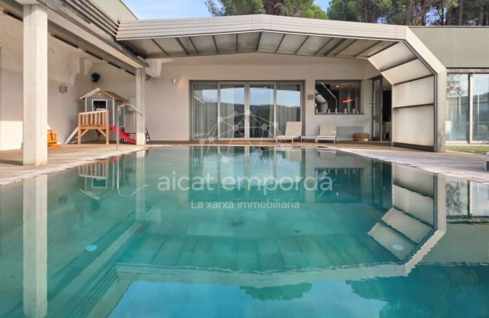 Casa de alto standing en La Jonquera: lujo entre montañas con piscina privada climatizada y vistas espectaculares65