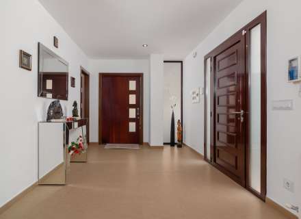 Magnifique maison moderne à Pau, située dans un quartier calme et privé de la Costa Brava.22