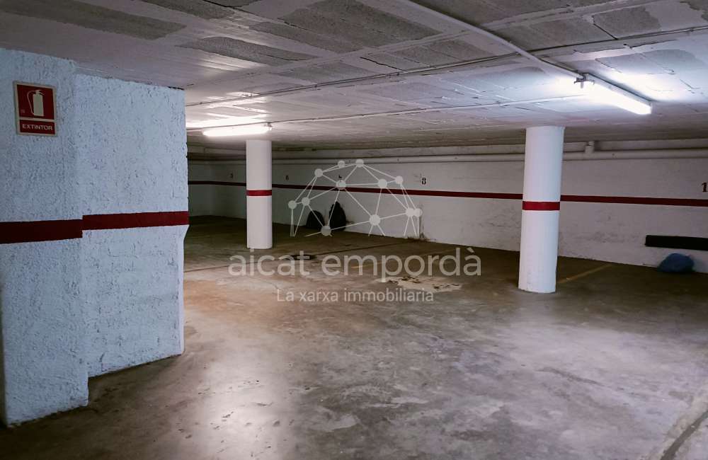 Parking al centre de la vila4