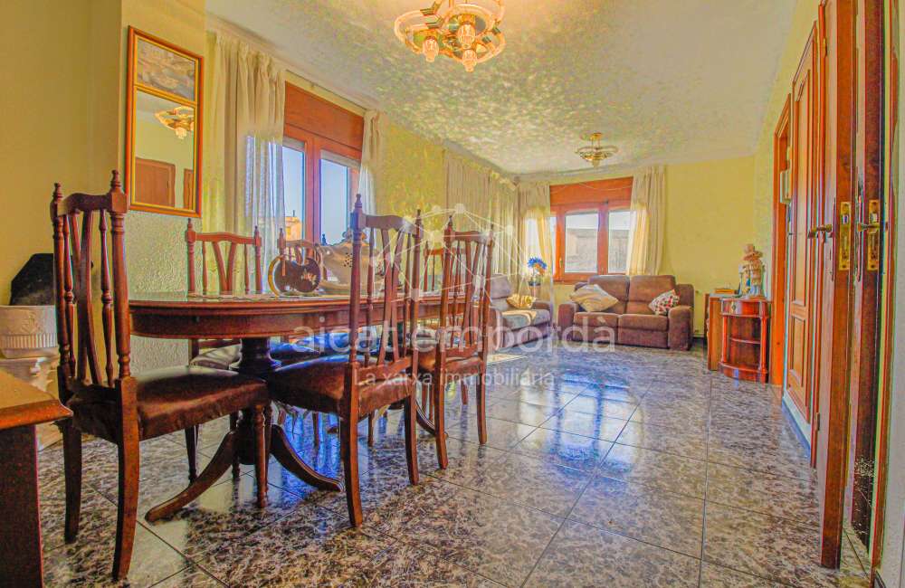 Casa cantonera amb gran terrassa i garatge a Cabanes13