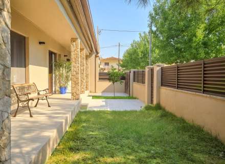 Casa amb jardí a Sant Pere Pescador.27