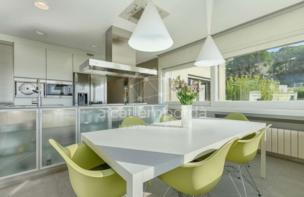 Casa de alto standing en La Jonquera: lujo entre montañas con piscina privada climatizada y vistas espectaculares25