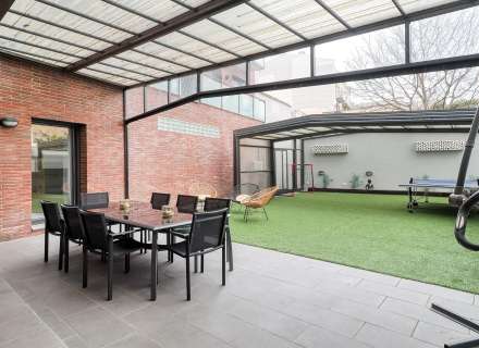 Amb llicencia Turística. Edifici Panna. Avda Salvador Dalí.10