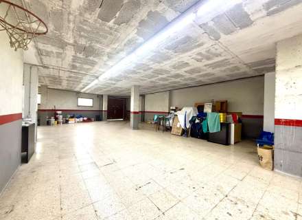Figueres. Local comercial + sótano en venta (C/Empordà).2