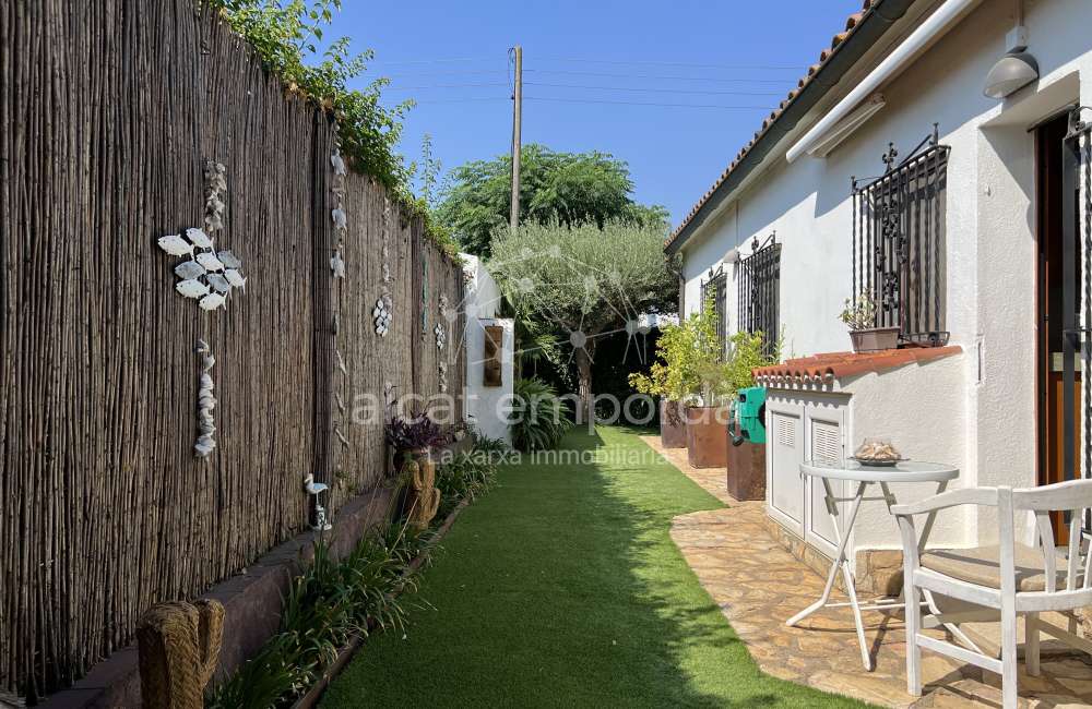 Encantadora casa de planta baja con jardín en l’Armentera3