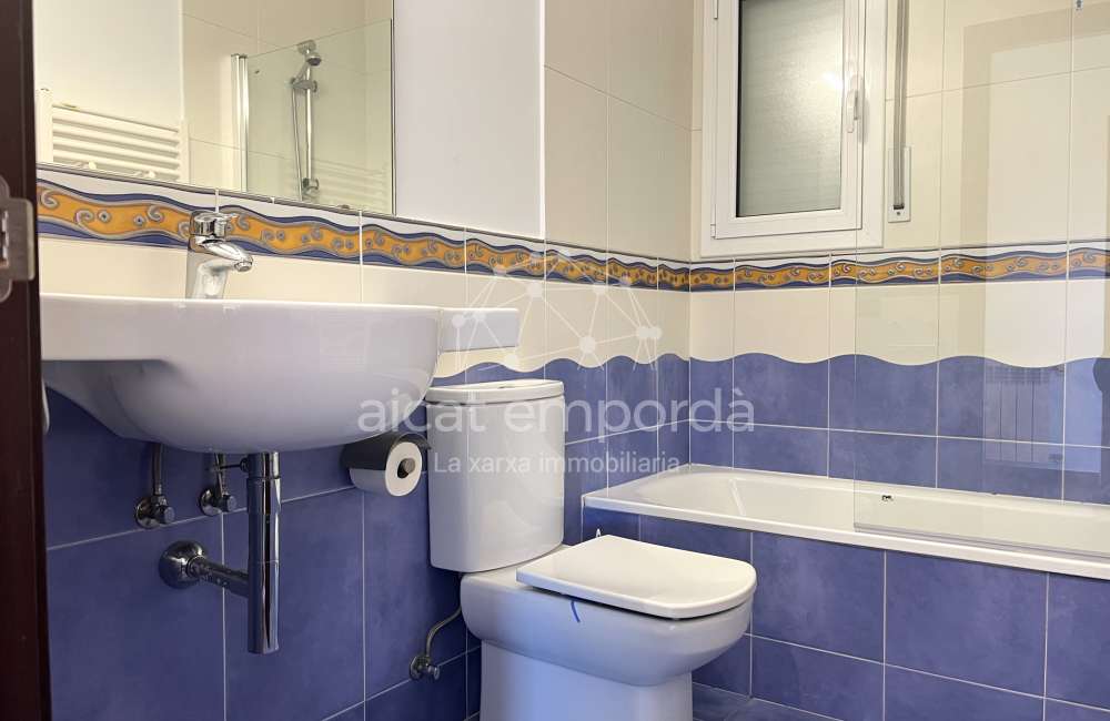 Excellente maison avec piscine privée dans un quartier très calme de Sant Pere Pescador.22