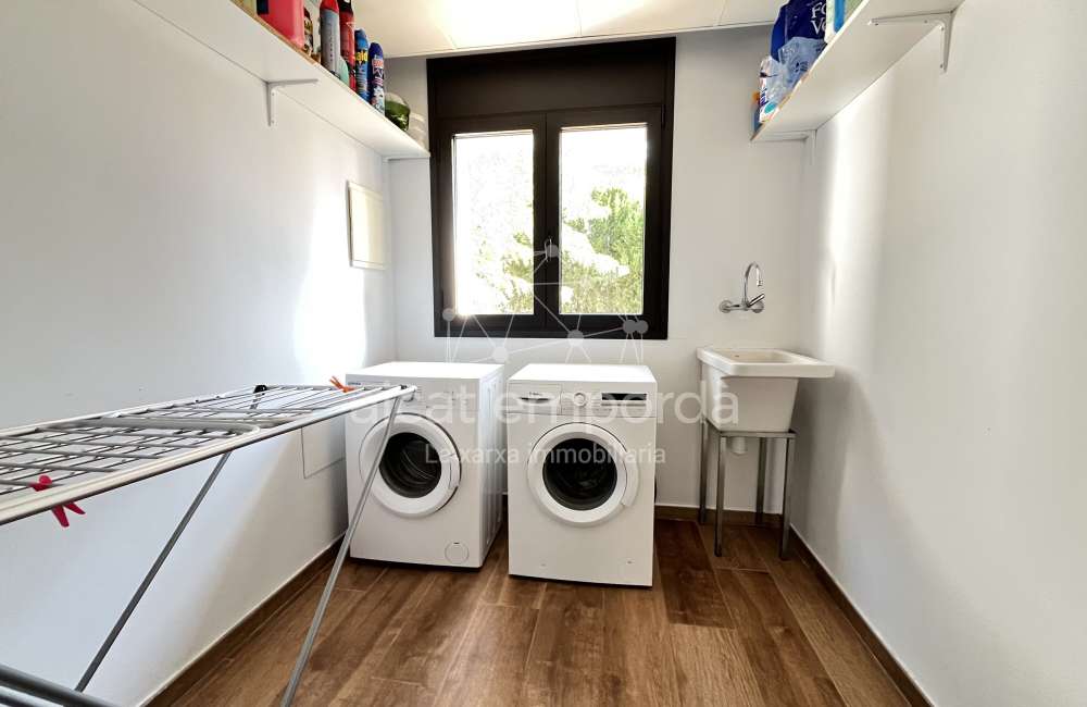 Maison moderne avec jardin et fort potentiel à Pontós.22