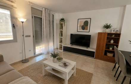 Studio à vendre à figueres avec place de parking incluse, idéal pour les investisseurs.