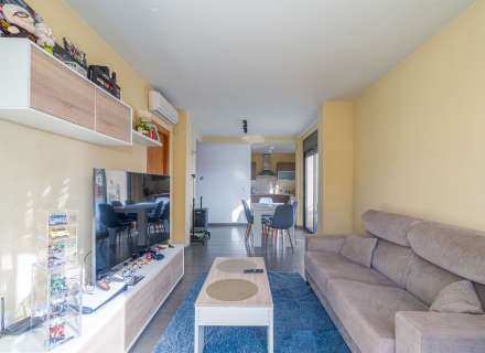 Apartament modern amb piscina comunitària i plaça d'aparcament.5