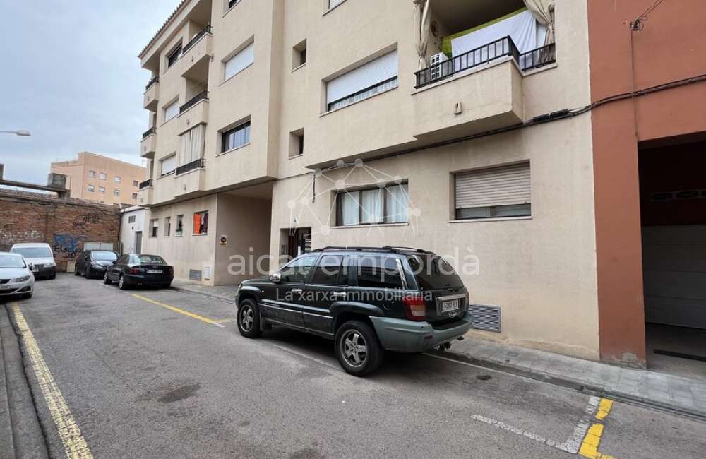 Es ven plaça de pàrquing al centre de Figueres7
