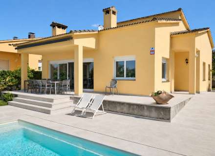 Maison à vendre à Bàscara avec piscine, jardin et grand terrain de 525 m²14