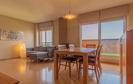 ¿buscas un piso con terraza, luz natural y vistas en figueres?