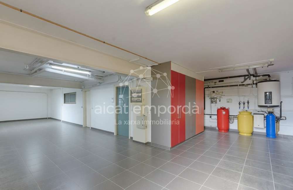 Casa de alto standing en La Jonquera: lujo entre montañas con piscina privada climatizada y vistas espectaculares92