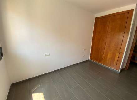 Apartament modern amb piscina comunitària i plaça d'aparcament.23