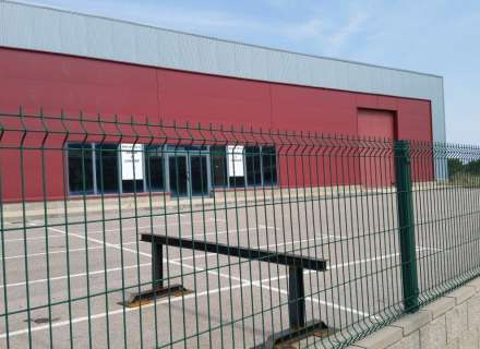 Nau de 700m2 a Hostalets de Llers36