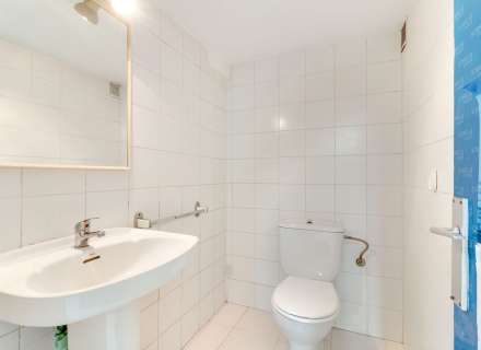 Local comercial a Figueres de 80 m² construïts ideal per a oficina o comerç.6