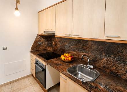 Studio à vendre à Figueres avec place de parking incluse, idéal pour les investisseurs.1