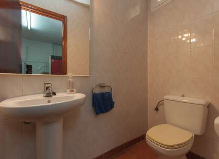 Gran casa amb piscina, garatge en un solar cantoner en zona tranquil·la.41