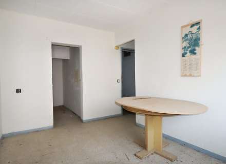 House with great potential in the center of Santa Llogaia5