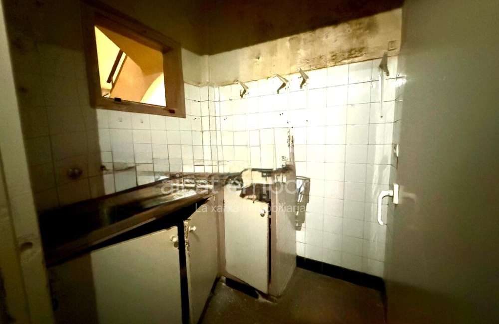 Edifici cèntric en venda a Figueres.5