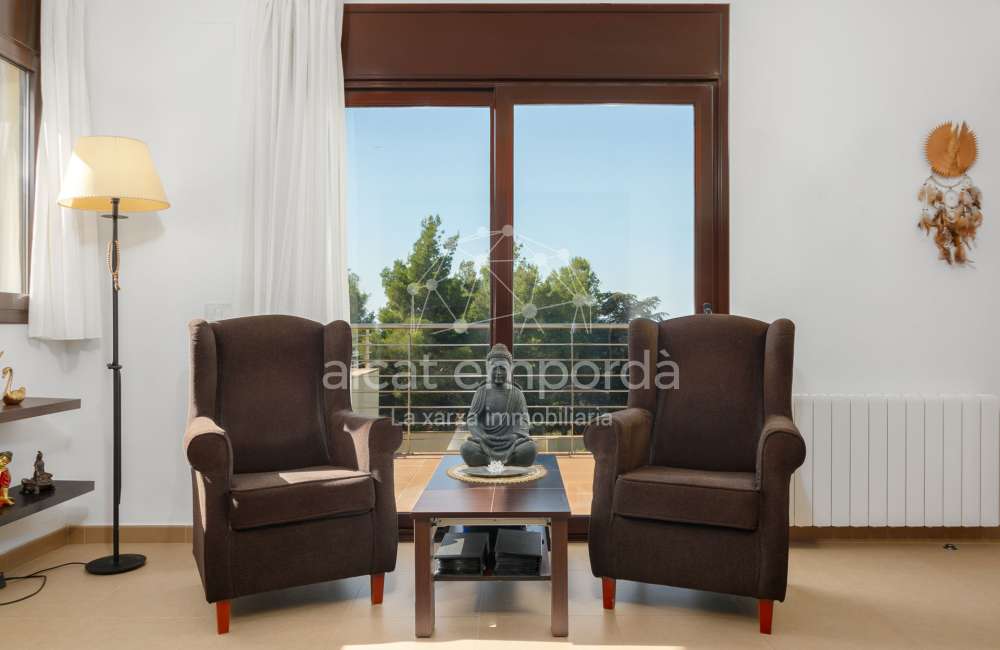 Magnífica casa moderna en Pau, ubicada en una zona tranquila y privada de la Costa Brava.28