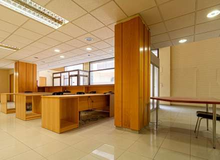 Local en planta baixa a Figueres.3